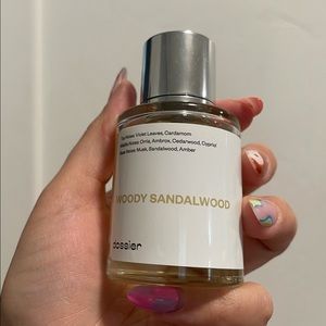Woody Sandalwood dossier perfume